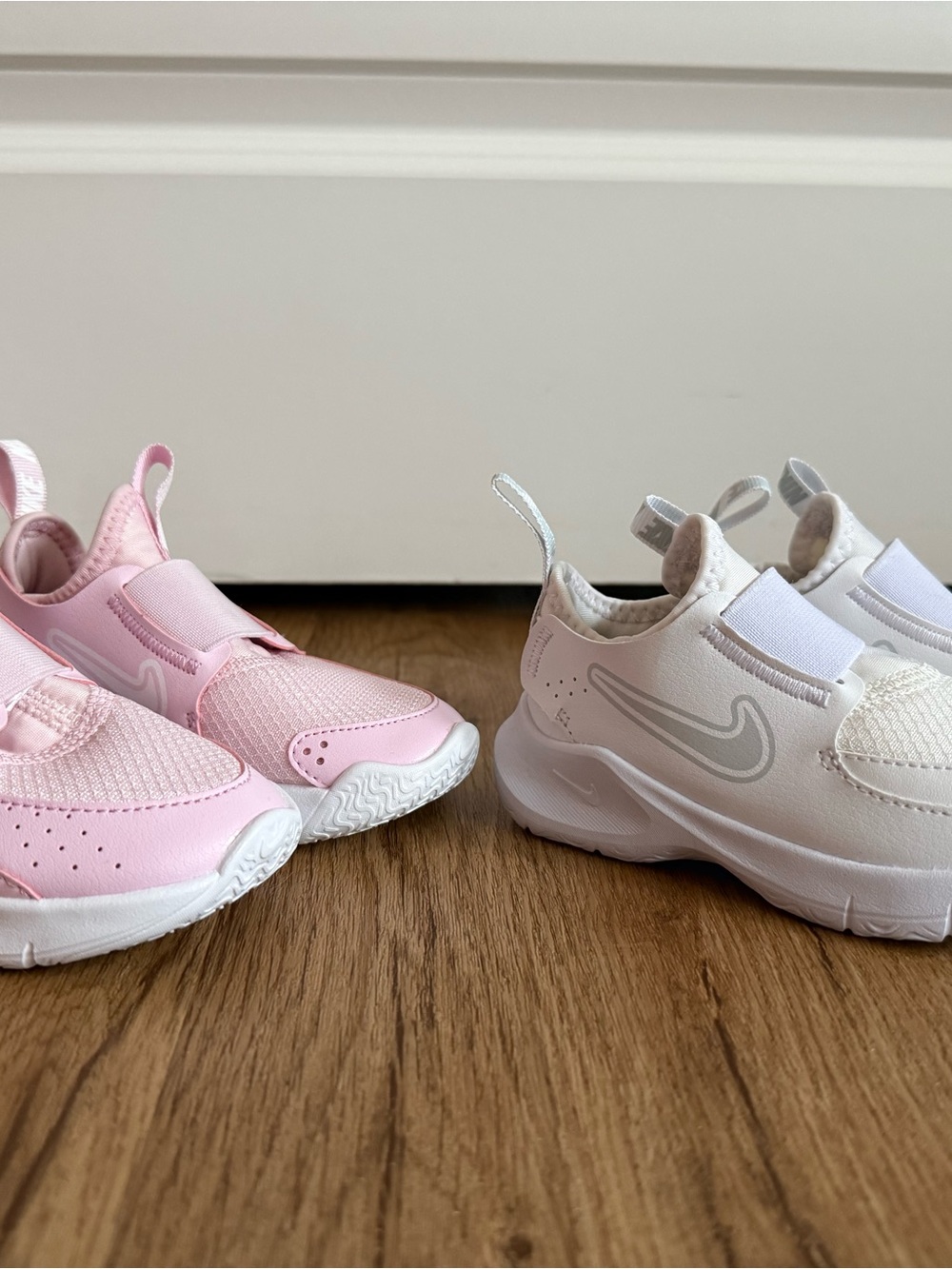 NIKE • size 7c & 8c • Kid’s Flex Runner 3 Lot Pink and White Sneakers - Picture 2 of 6